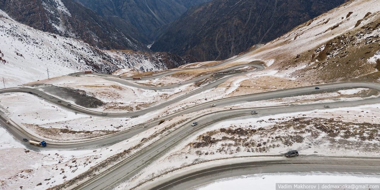 Движение для грузовиков на перевале Тоо-Ашуу восстановлено