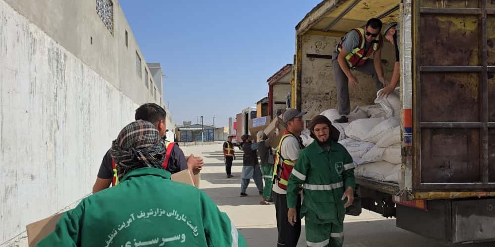 Кыргызстан направил 130 тонн гуманитарной помощи в Афганистан
