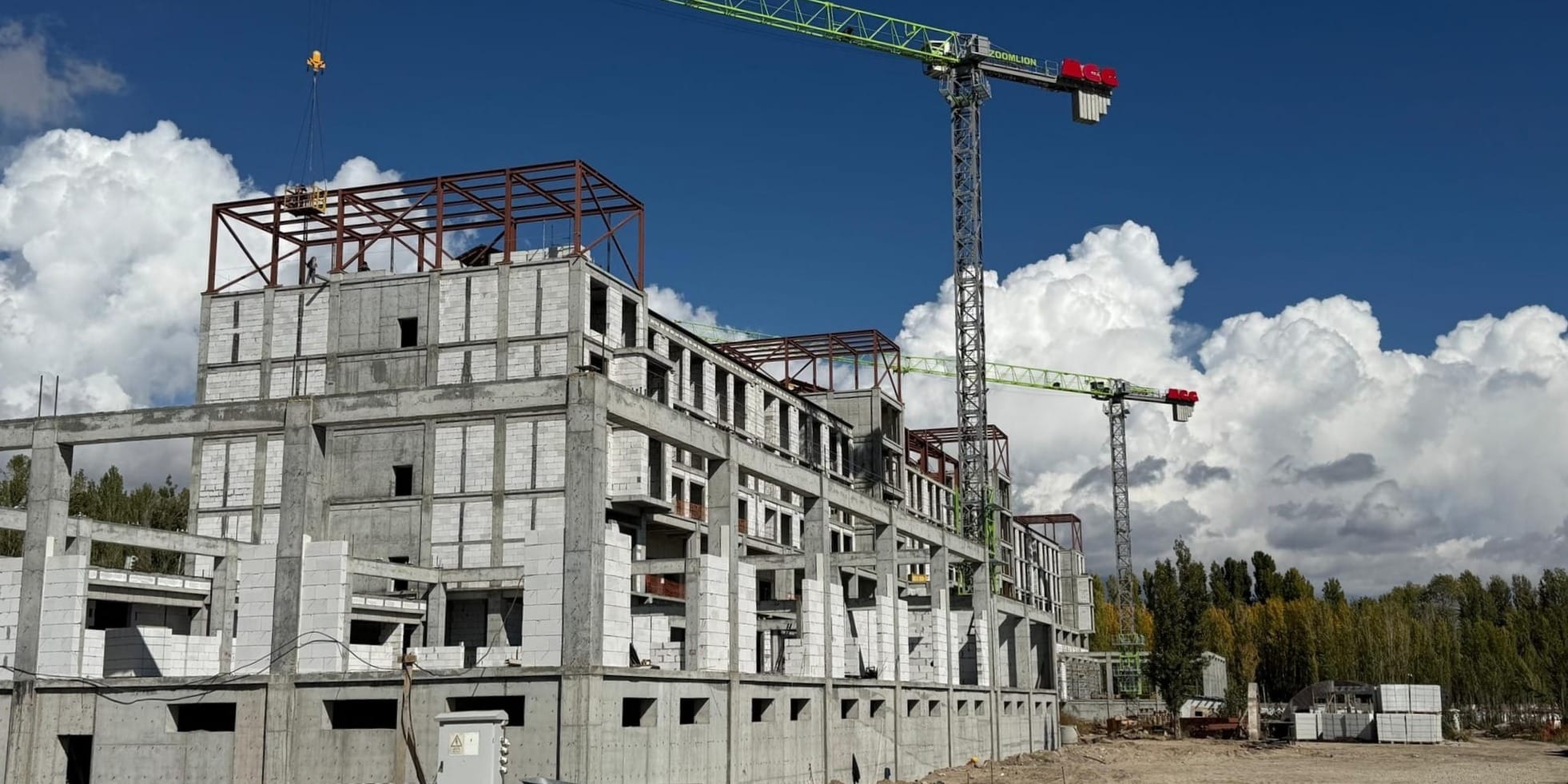 Строительство пятизвездочного отеля на побережье Иссык-Куля при участии азербайджанских инвесторов. Фото: НАИ.