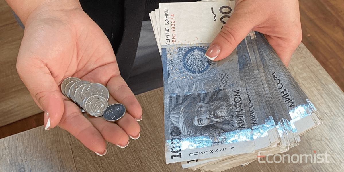 Через кассы банков КР прошло 1.34 трлн сомов наличных за квартал