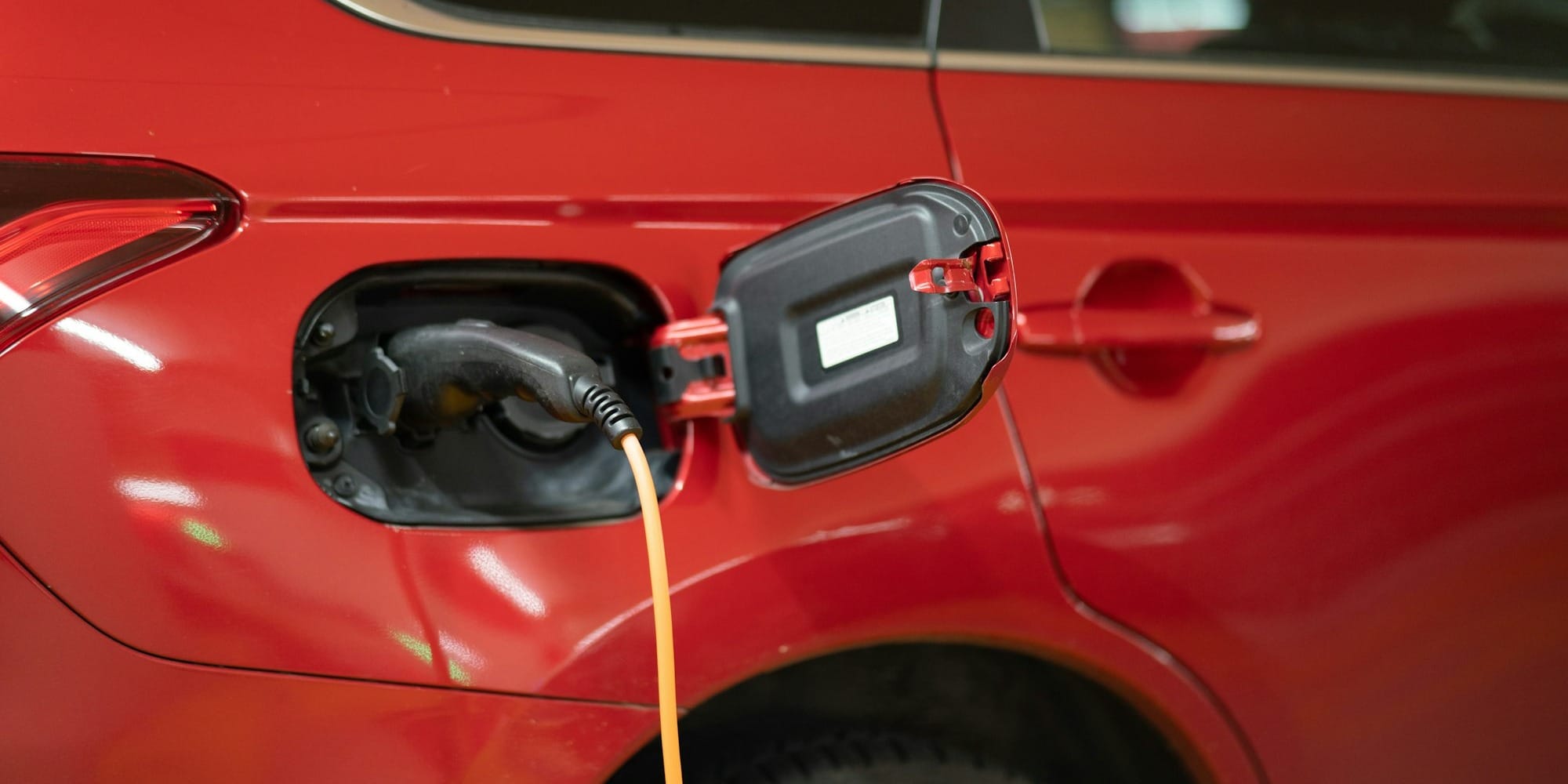 Кыргызстан просит ЕЭК продлить таможенную льготу на 15 тысяч электромобилей в 2026 году