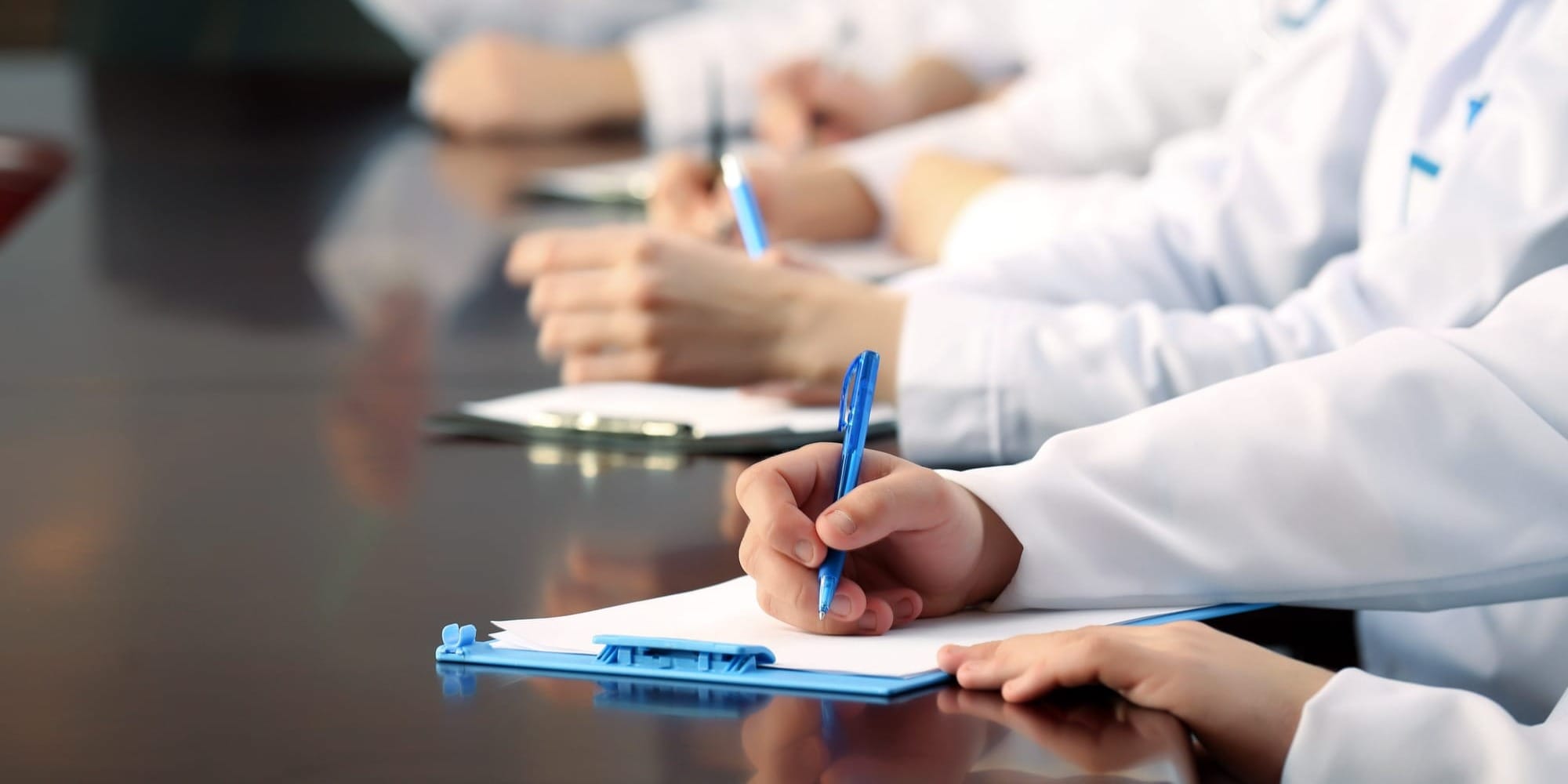 В КР хотят ввести годовой запрет на лицензирование медицинских курсов