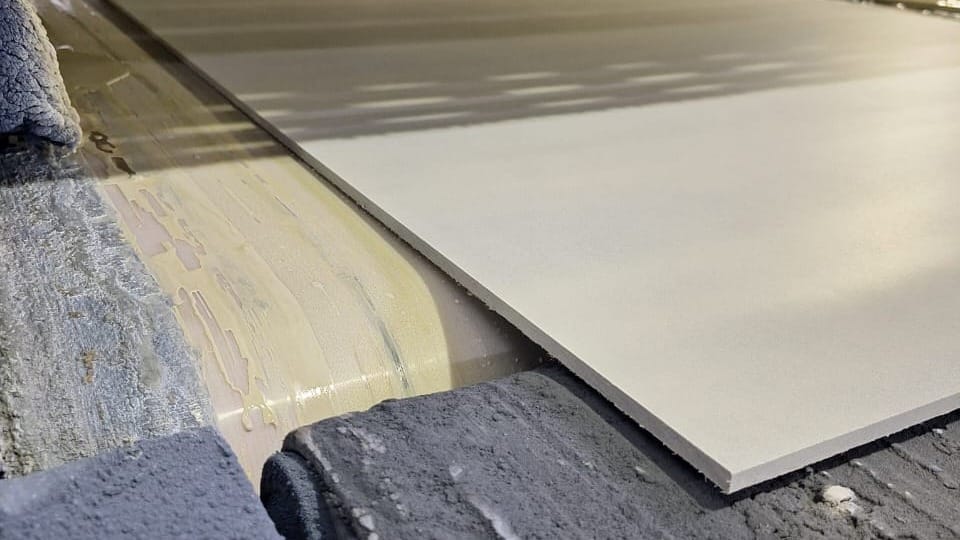 Минстрой проверил завод по производству стройматериалов в Кантe