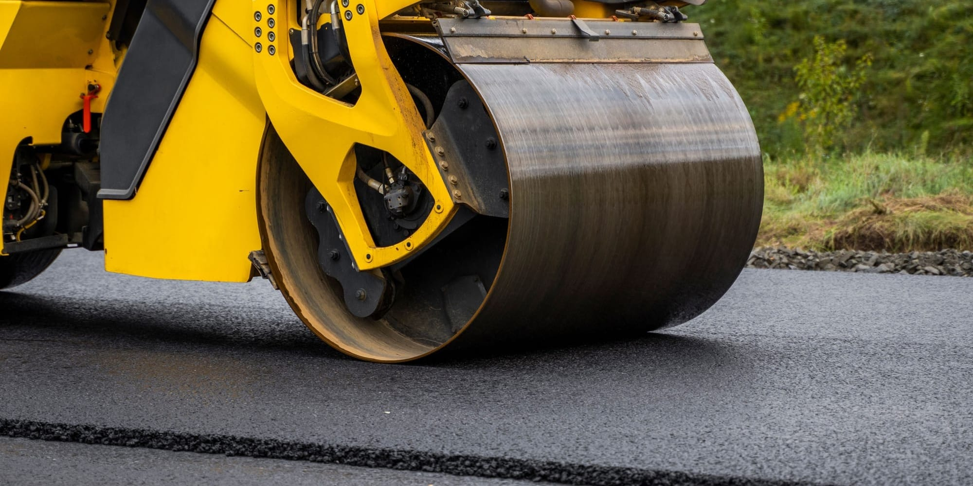 На трассе Ала-Бука – Жаны-Базар – Кировка уложены 76 км нижнего слоя асфальта