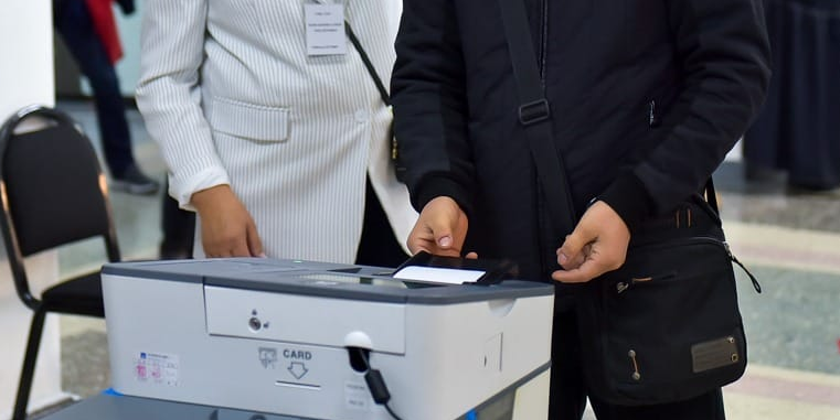 Явка избирателей на 12.00 составила 12.07% — ЦИК