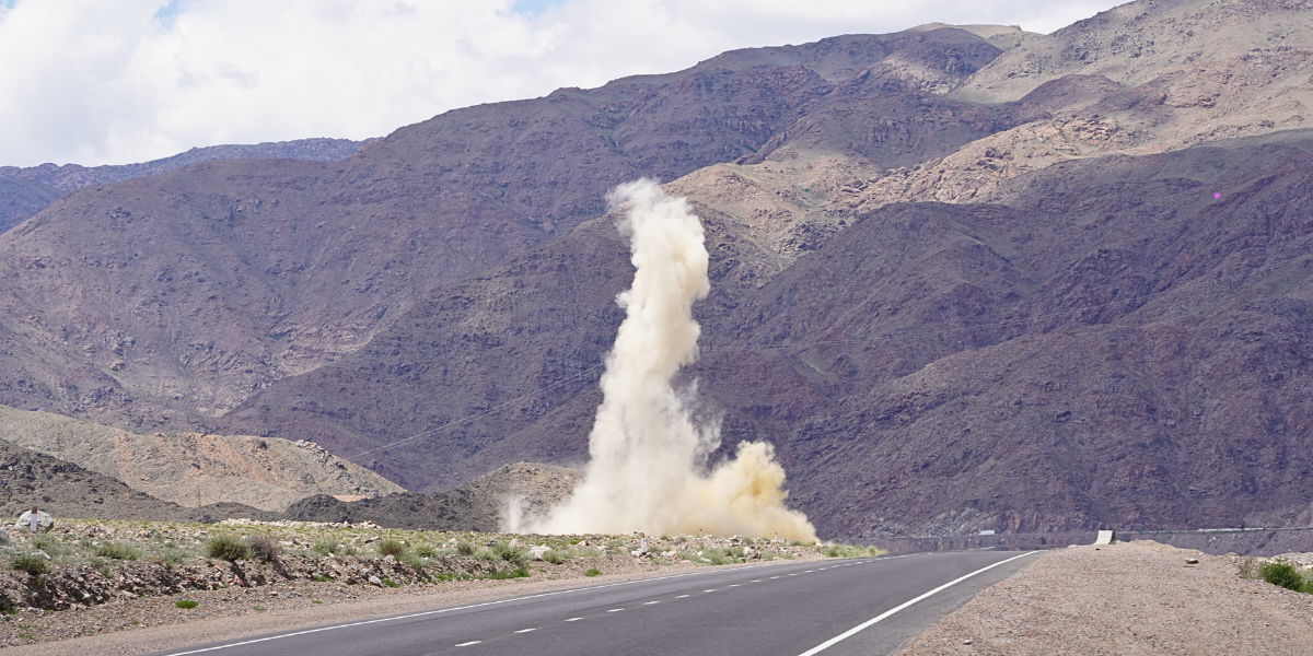 Внимание! На трассе Балыкчы – Кочкор 30 ноября проведут буровзрывные работы