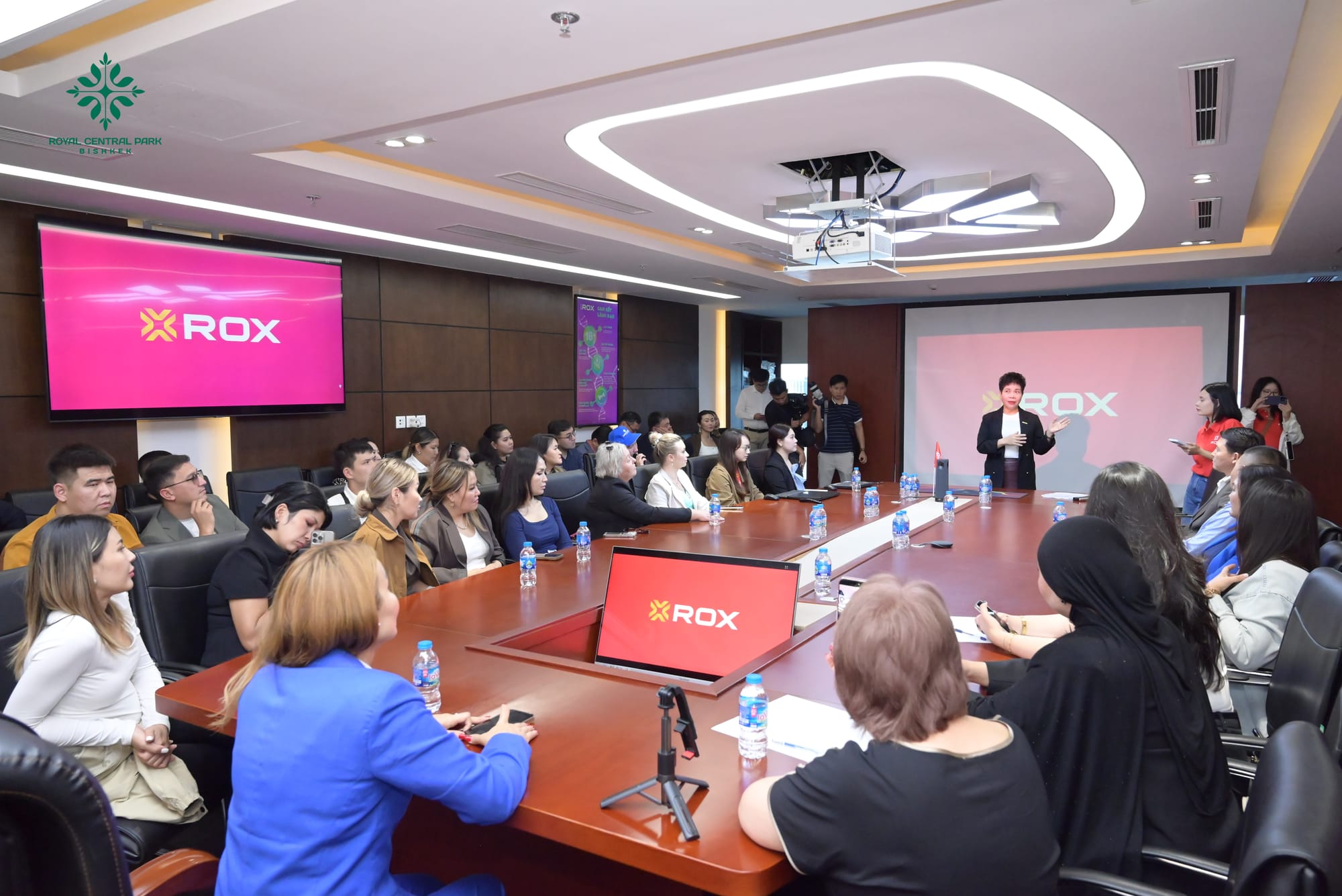 Делегация стратегических партнёров и экспертов в сфере недвижимости из Кыргызстана посетила офис корпорации ROX.
