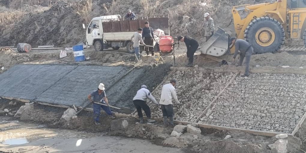 Строительство отстойника на канале Жырма в Тогуз-Торо для обеспечения фермеров поливной водой. Фото: Минсельхоз.