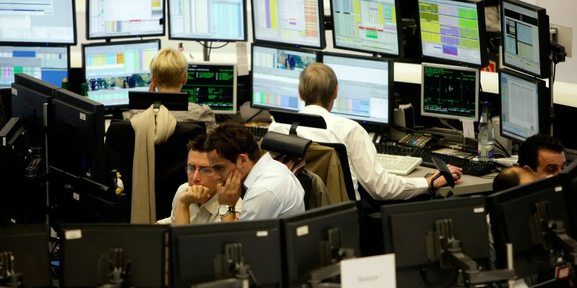 На рынке ценных бумаг Кыргызстана действует 278 компаний с 297 лицензиями