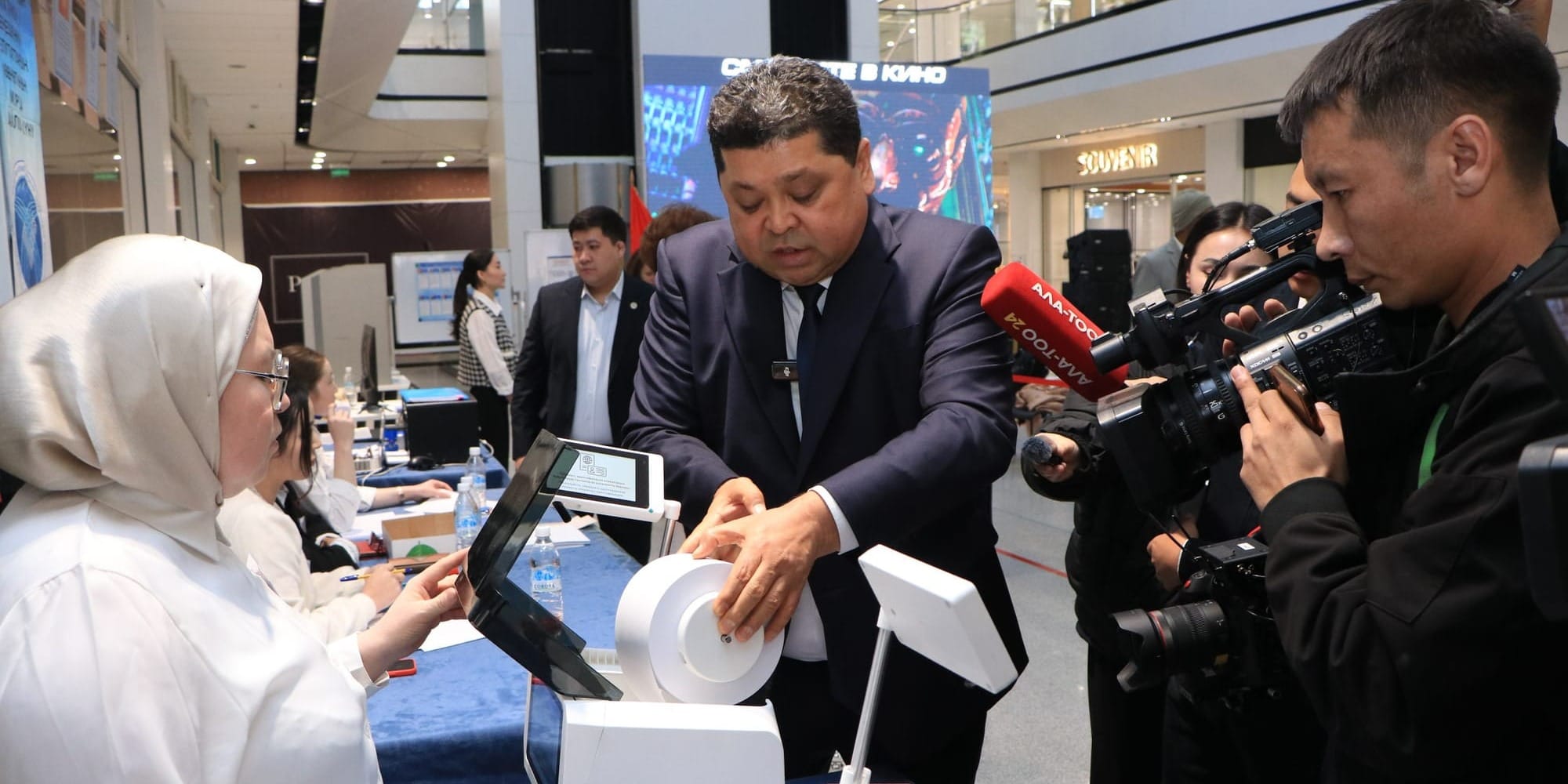 Глава ЦИК проголосовал дистанционно и показал, как АСУ блокирует повторный голос