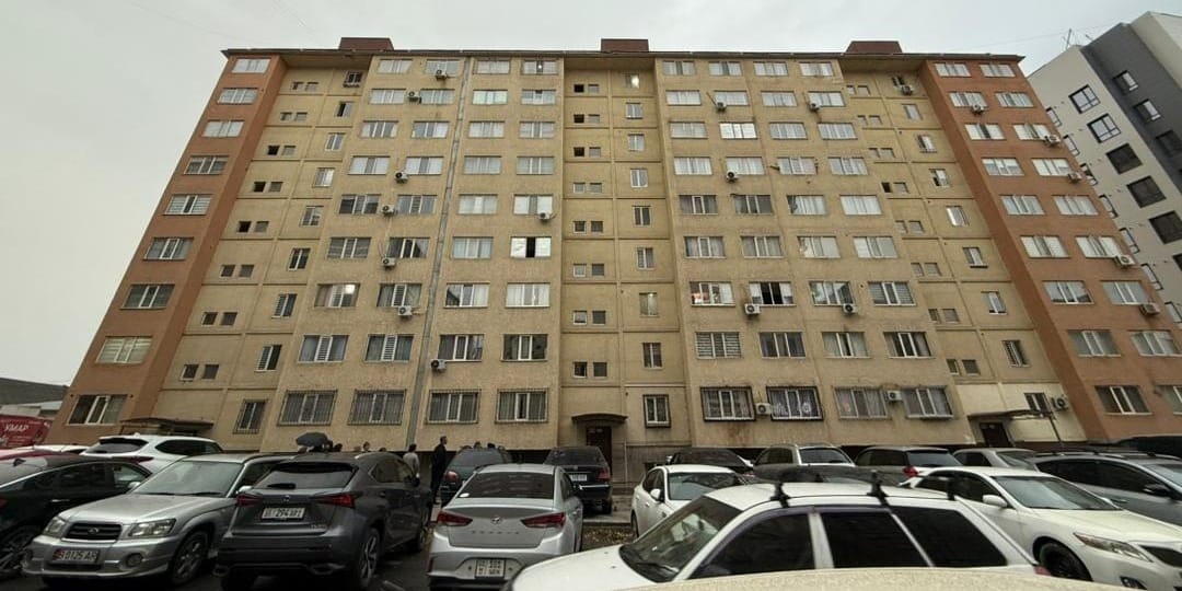 В Бишкеке узаконили дом на ул. Курчатова — жители ждали документы годами