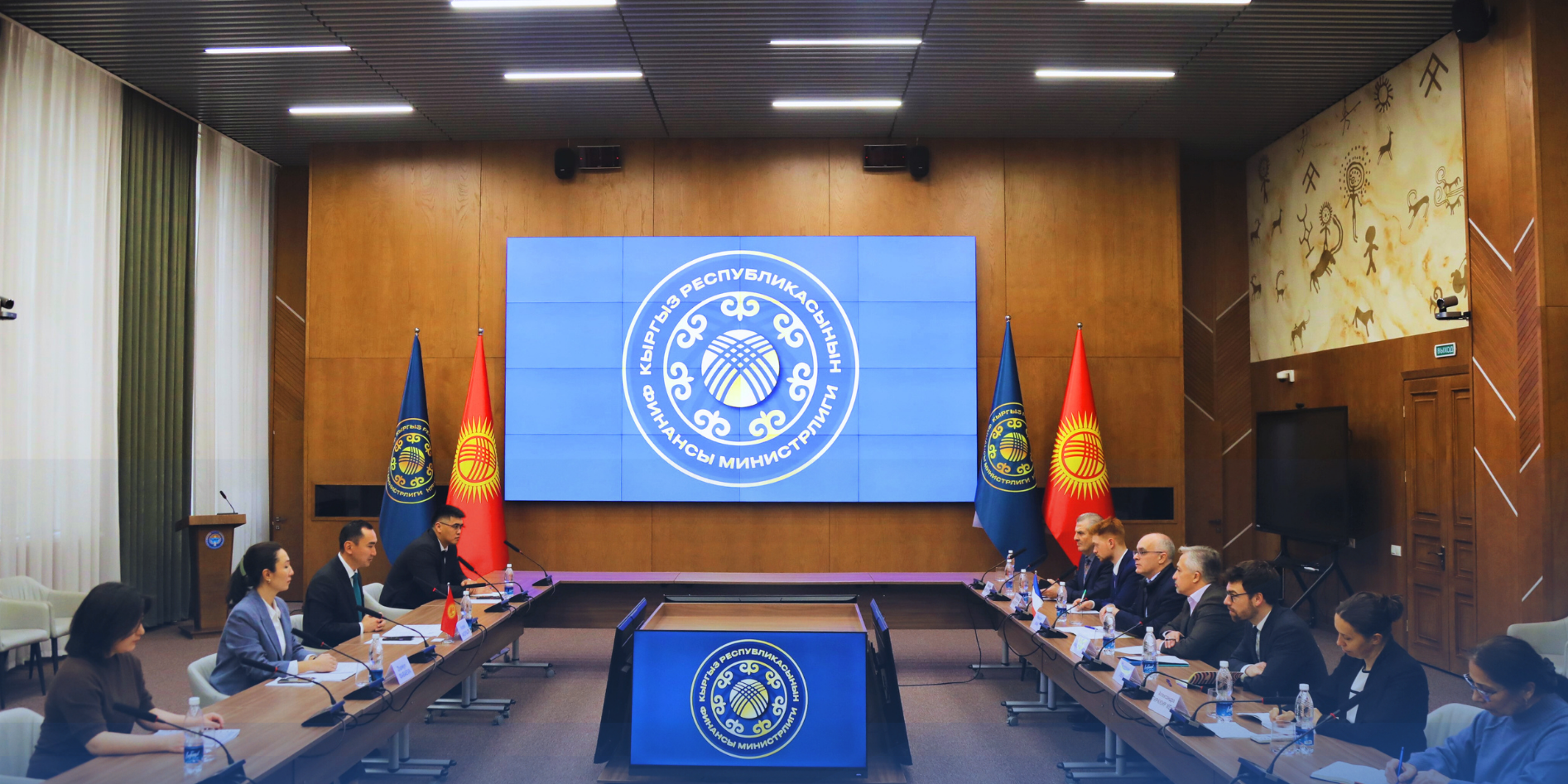 Французские компании готовы участвовать в инфраструктурных инициативах Кыргызстана