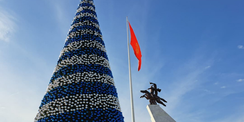 В Бишкеке 15 декабря зажгут огни главной новогодней елки на площади Ала-Тоо