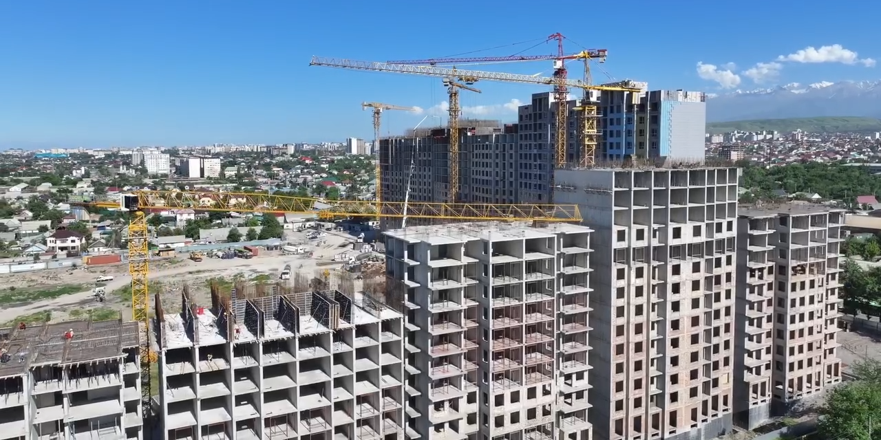 Половина очередников ГИК живет в Бишкеке: почему в регионах жилье дают быстрее