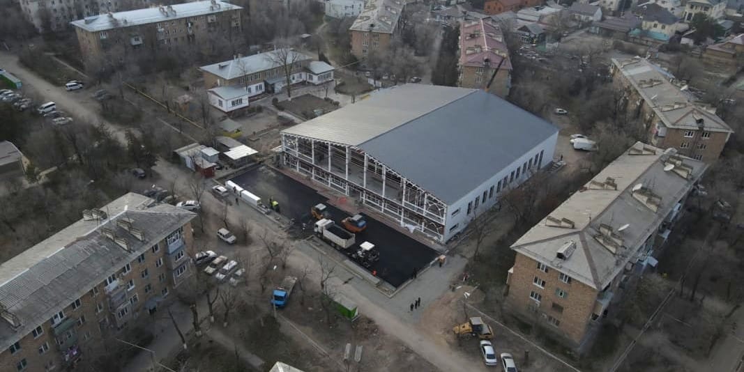 В Бишкеке строят новый многофункциональный спорткомплекс