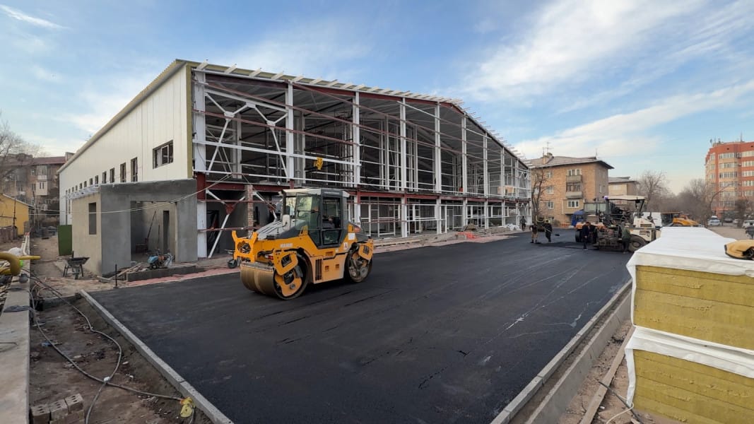 В Бишкеке строят новый многофункциональный спорткомплекс