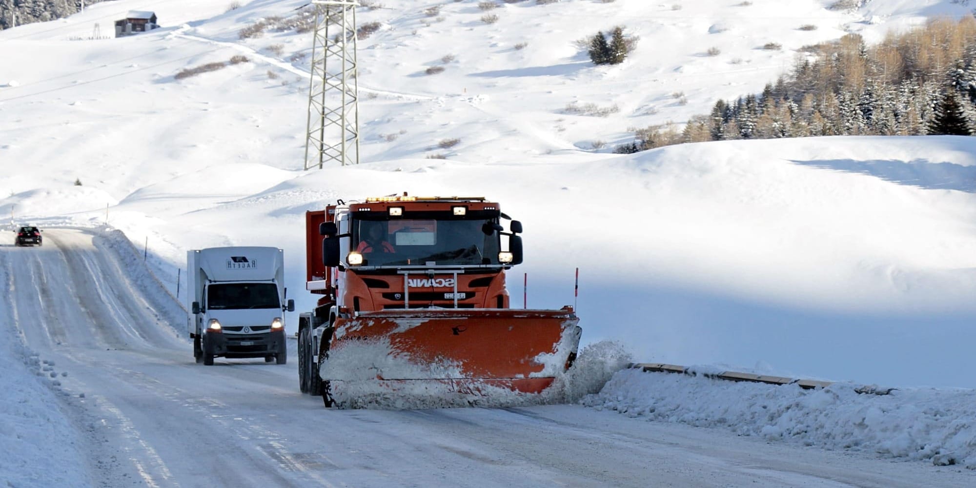 На перевале Төө-Ашуу временно ограничено движение тяжелых грузовиков