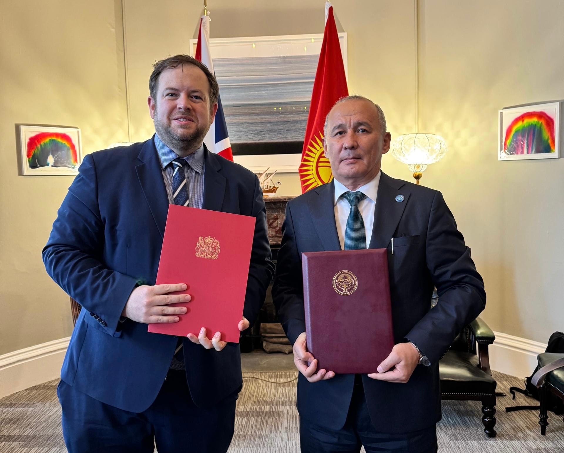 КР и Великобритания подписали меморандум по освоению критически важных минералов