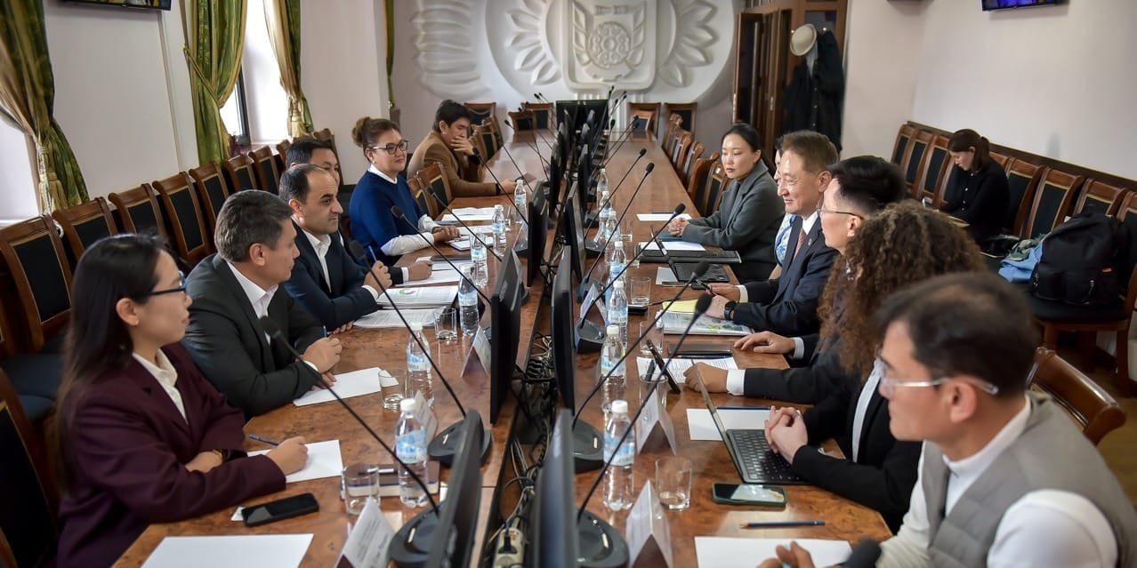 В мэрии Бишкека обсудили смог и определение его главных источников