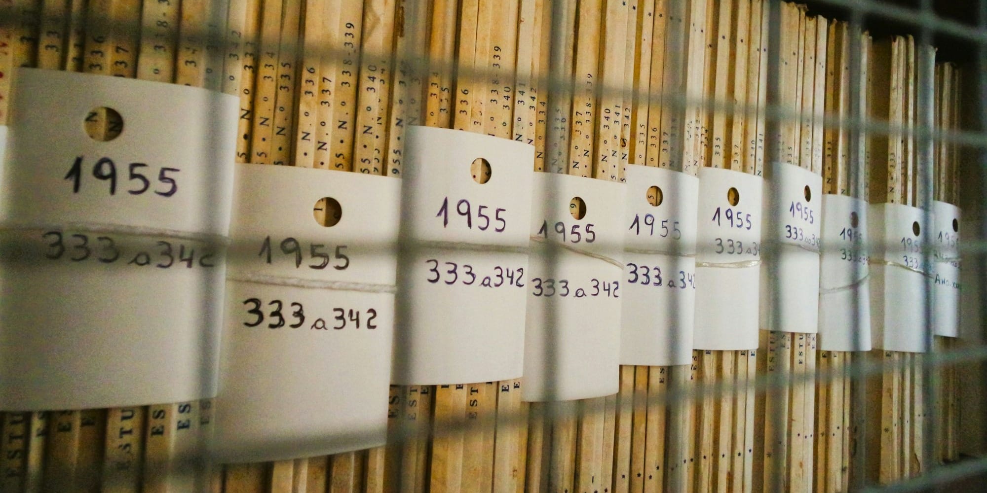 «Короли копий»: на чем зарабатывают госархивы Кыргызстана