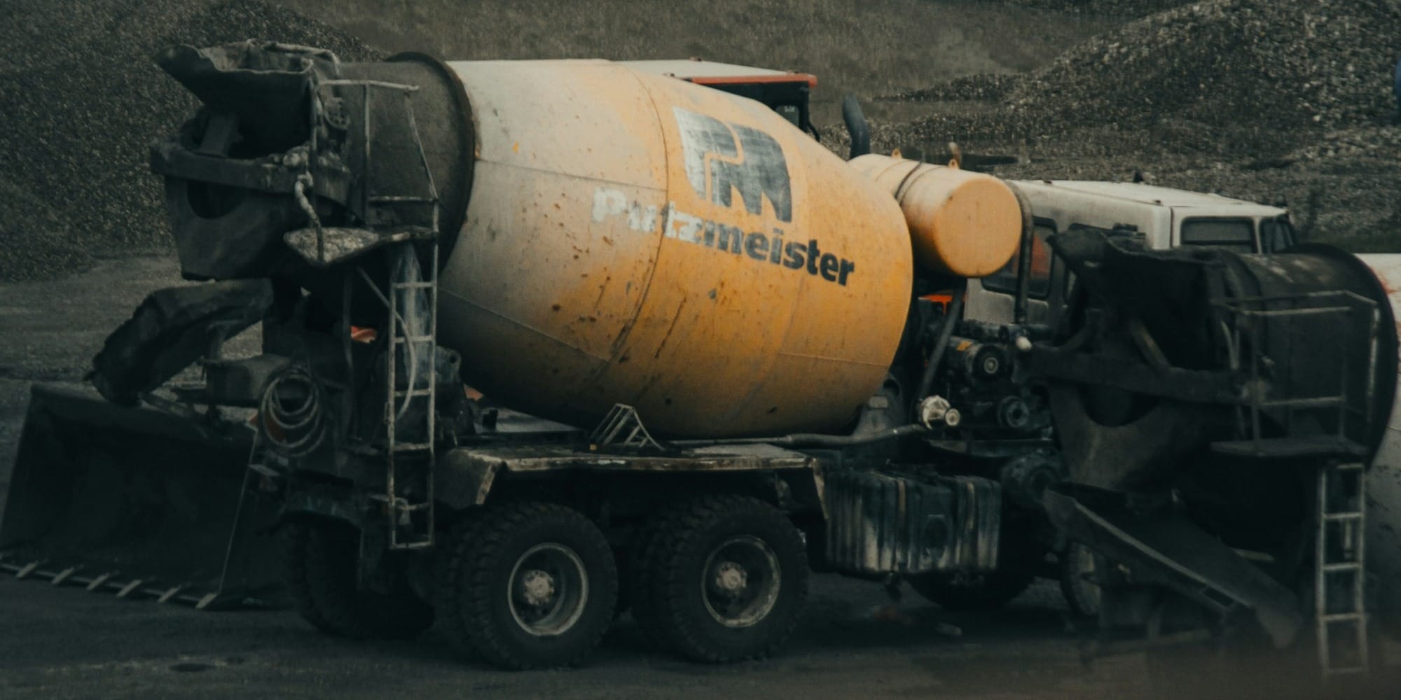 Таможня пресекла попытку сокрытия товаров в цементовозах из Китая