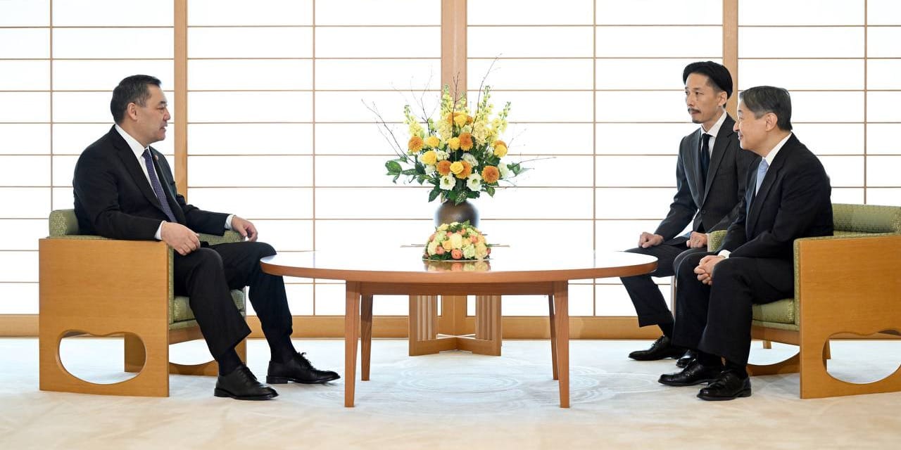 Садыр Жапаров провел переговоры с императором Японии Нарухито и пригласил его в Кыргызстан