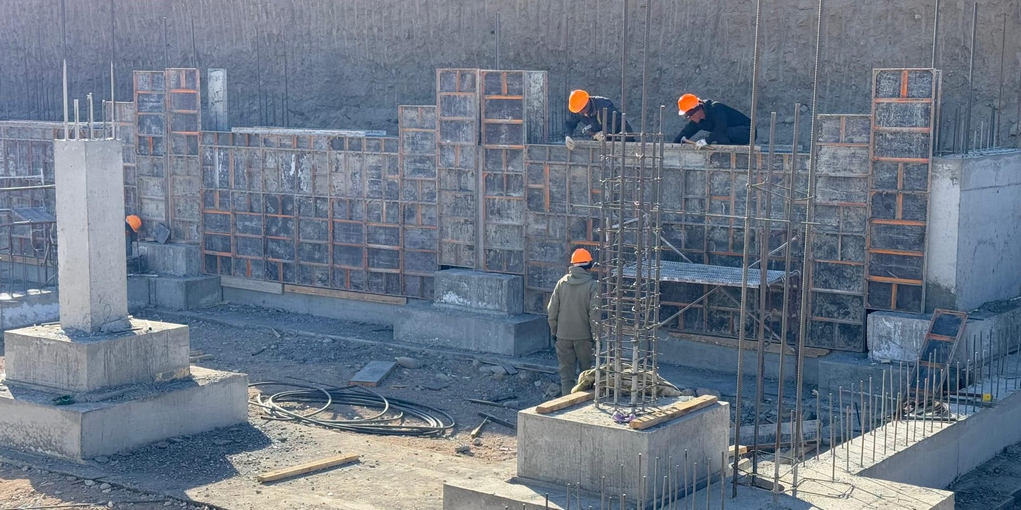 «Неделя на разгон»: подрядчику стадиона в Кочкоре вынесли предупреждение за срыв сроков