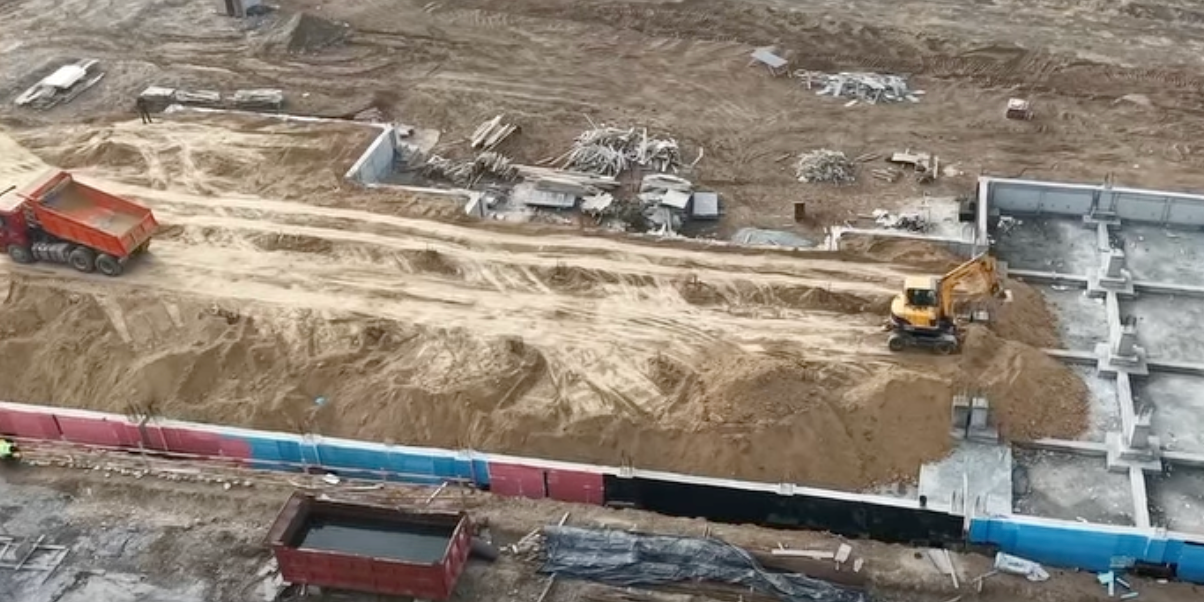 В жилмассиве Кен-Сай в Оше продолжается строительство детского сада и школы