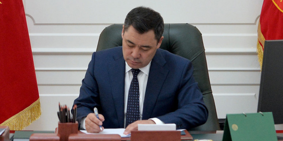 Садыр Жапаров запустил кампанию по бесплатной замене водительских прав