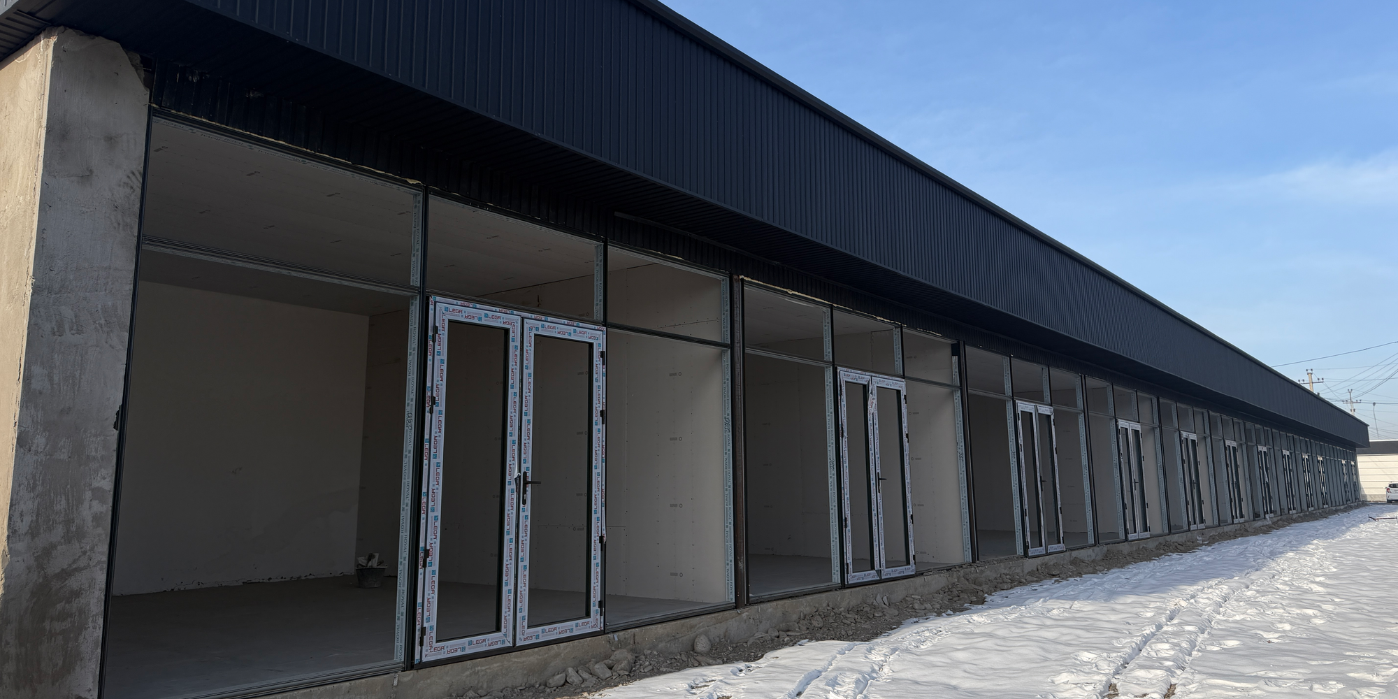 В Манасе выявили незаконное строительство торгового павильона