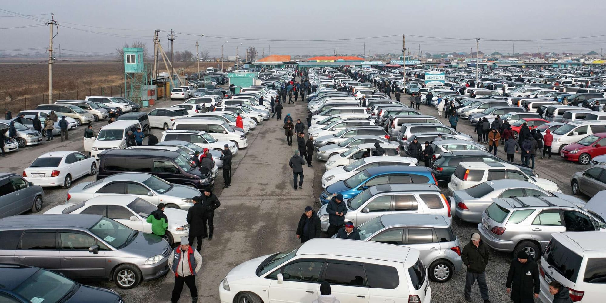 В Кыргызстане отменили налог на продажу авто и снизили ставки для бизнеса