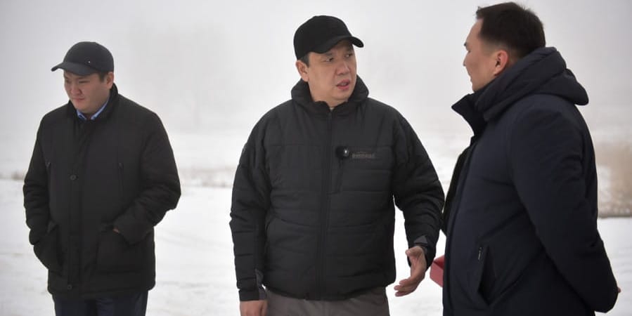 Мэр Бишкека поручил перевести агрохозяйства на капельное орошение и ускорить ремонт водозаборов