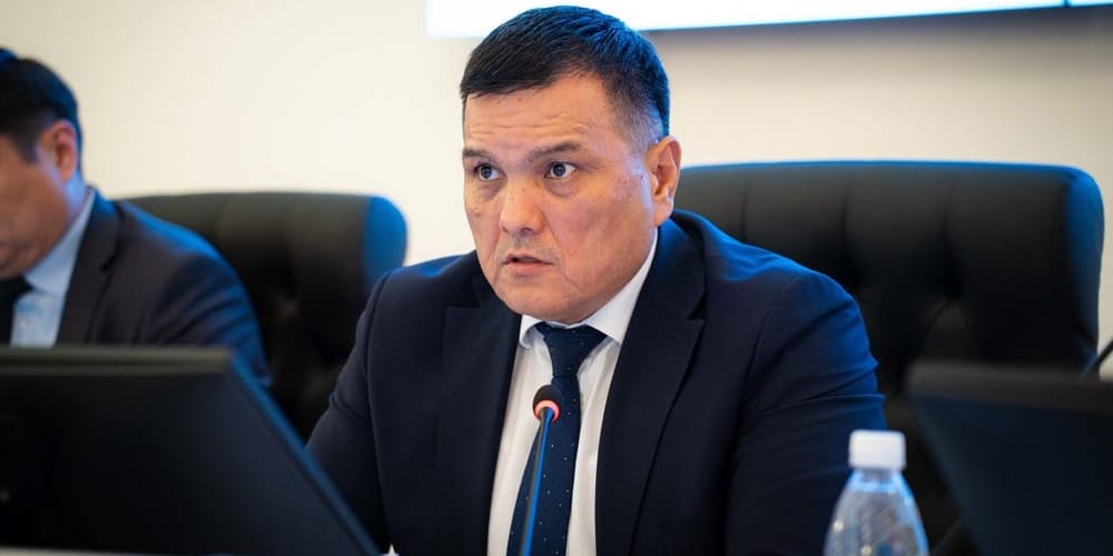 Выплатили 4.3 млрд сомов: Почему экс-глава ГНС и его зам избежали тюрьмы, объяснили в ГКНБ