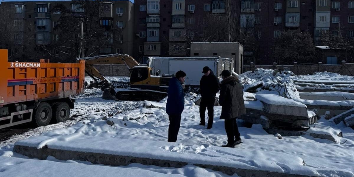 В Бишкеке выявили объекты без единого паспорта строительства с QR-кодом на ул. Анкара и ул. Токмок. Фото: Минстрой.