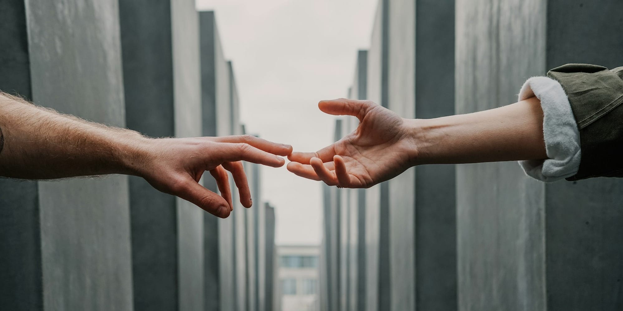 Экономика заботы: как кыргызстанцы тратят время на помощь близким