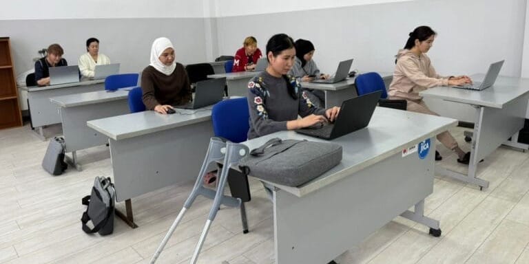 При Минсоцтруда запустили YouTube-школу для людей с ОВЗ