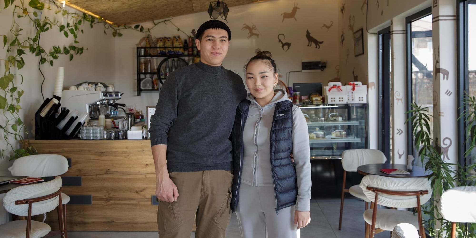 Кофейню «Барс» семья Дуйшоевых открыла на деньги, заработанные в миграции. Фото: Международная организация по миграции (МОМ).