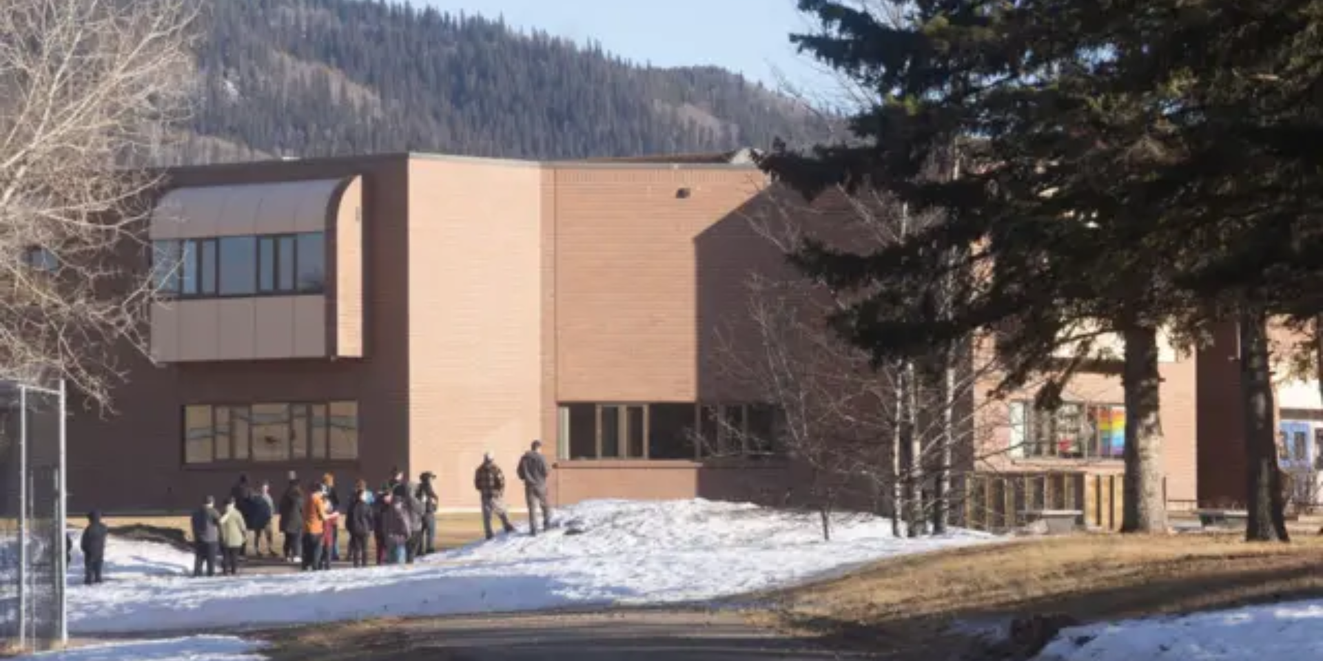 Граждан КР среди пострадавших в школе Тамблер-Ридж в Канаде нет — предварительные данные МИД