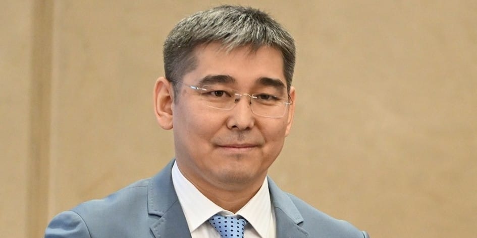 Дамирбек Осмонов назначен и. о. министра здравоохранения КР