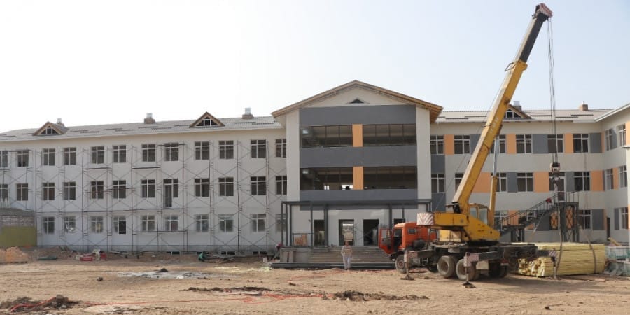 Мэрия Бишкека построит в 2026 году 10 садиков, 36 школ и больницу