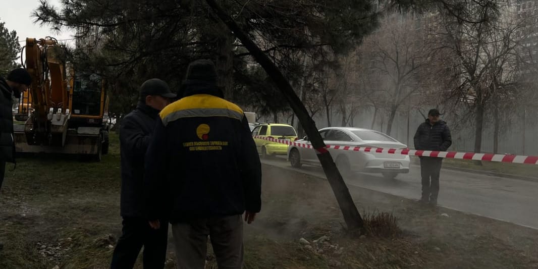 «Бишкектеплосеть» устраняет порыв на 7 Апреля: возможны перебои с отоплением