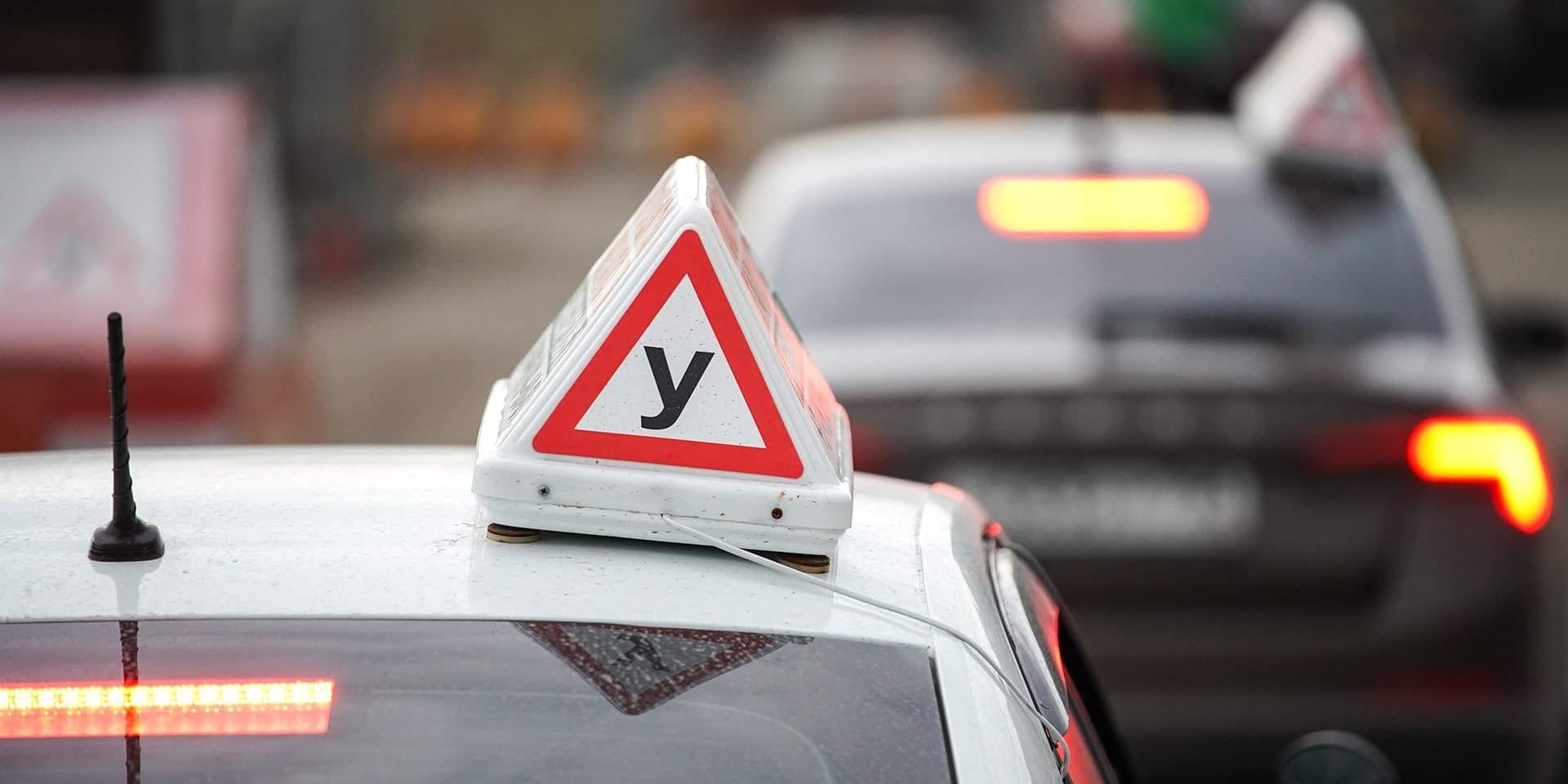 С 10 февраля в Кыргызстане открывают онлайн-запись в государственные автошколы