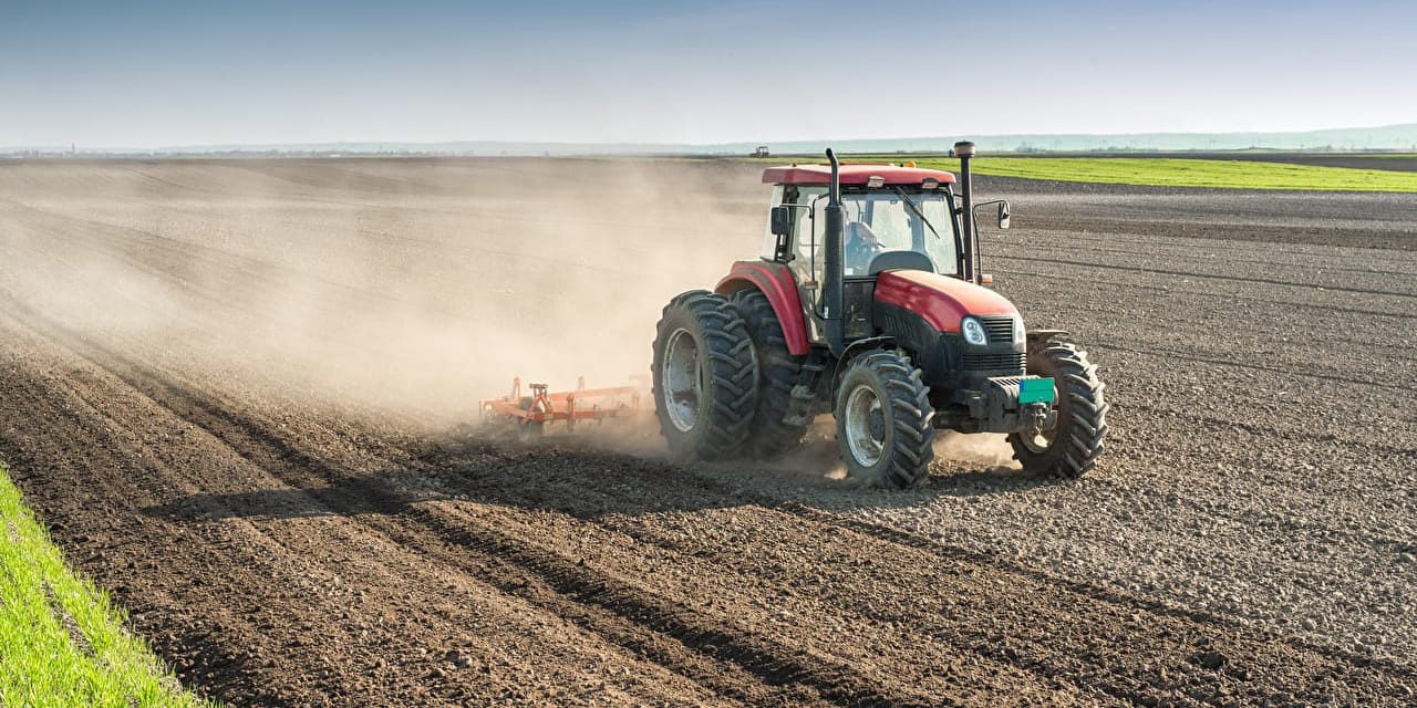 Сельхозтехника Кыргызстана готова к весенним работам на 82%