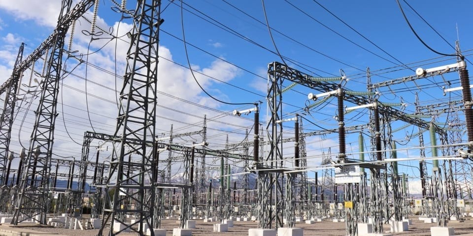 В Иссык-Кульской области энергетики планируют заменить 50 км устаревших проводов на современные СИП-линии