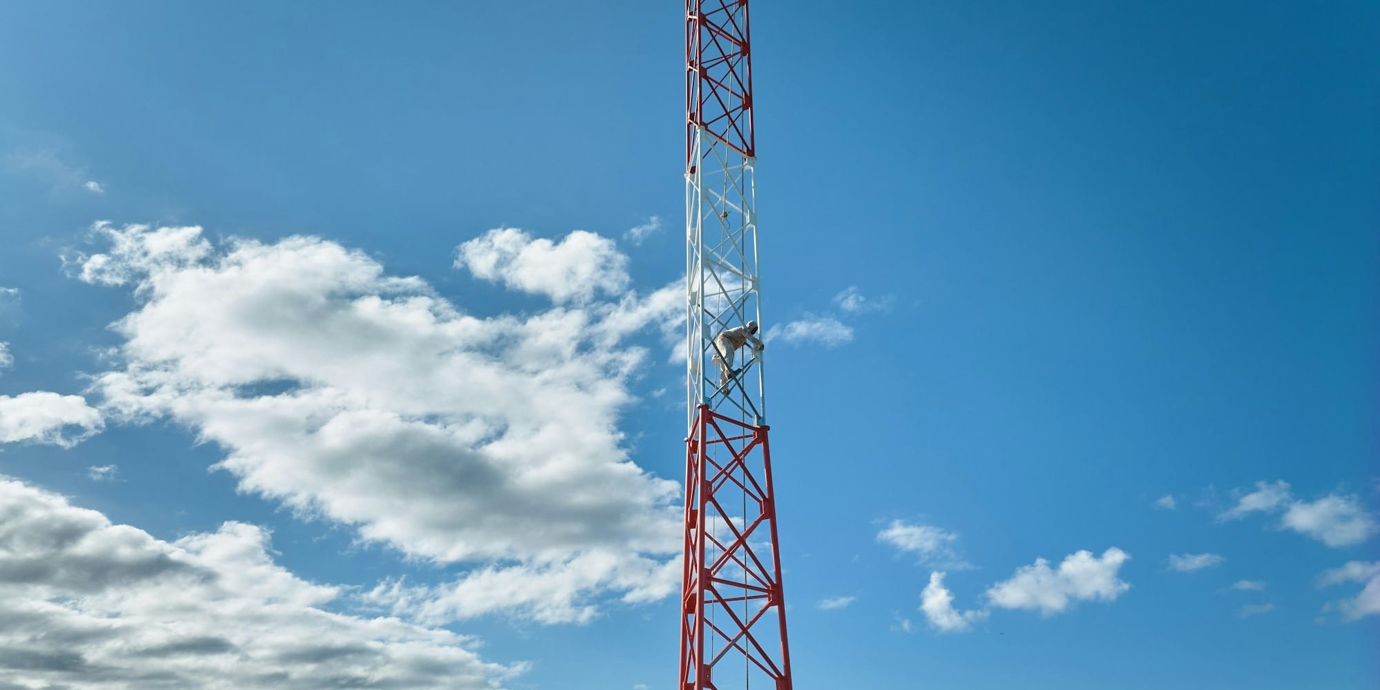 Цифровой рывок: как в КР изменилось количество пользователей связи и интернета за 2025 год?