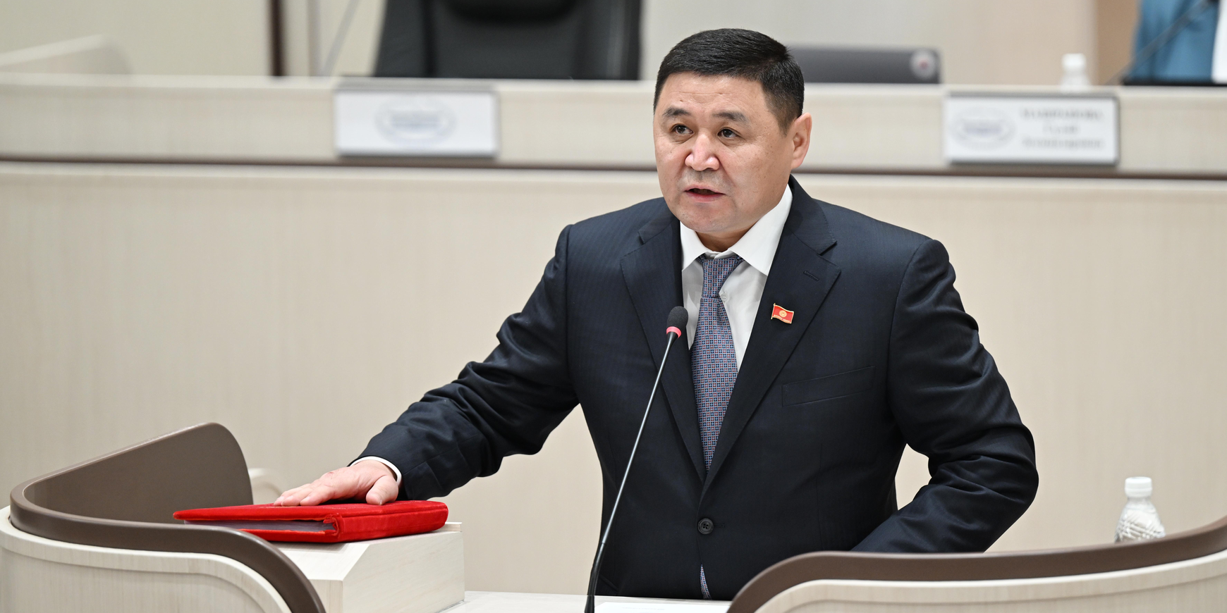 Шаирбек Ташиев досрочно сдал мандат депутата Жогорку Кенеша