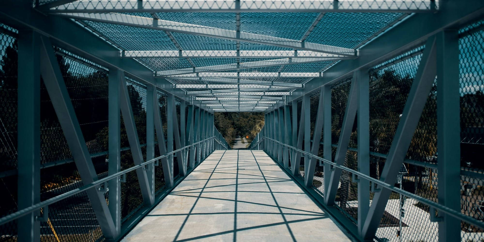 Участок ул. Токомбаева в Бишкеке перекроют 21 марта для монтажа надземного пешеходного перехода