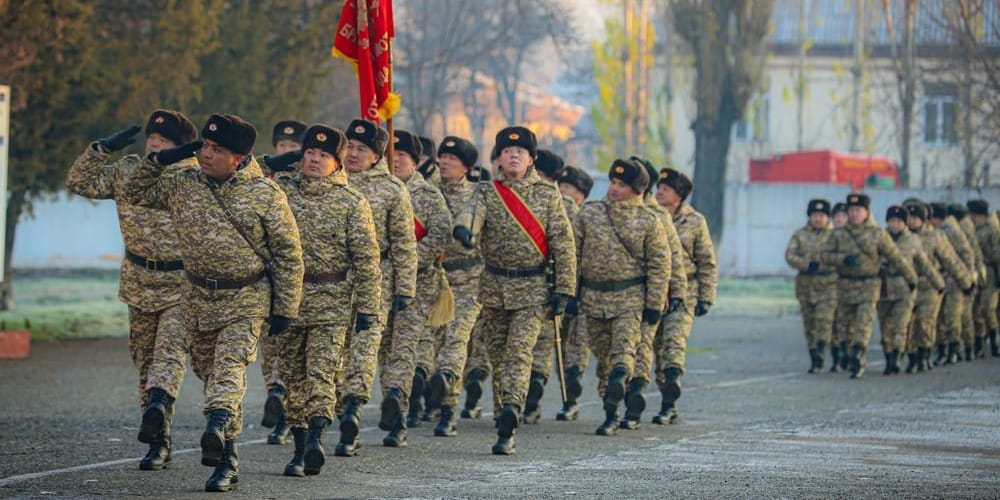 До 70 тысяч за военный билет: кабмин утвердил новые расценки на сборы и альтернативку в КР