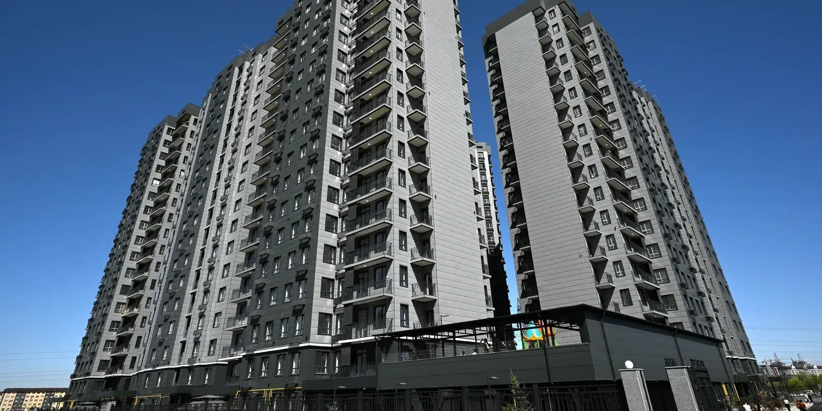 Садыр Жапаров ответил на критику ГИК и раскрыл стоимость ипотечного жилья