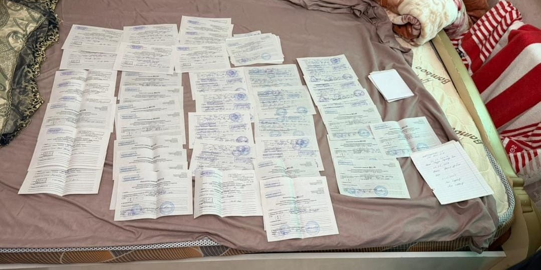 Справки для виз: в Бишкеке ГКНБ накрыл канал незаконной миграции